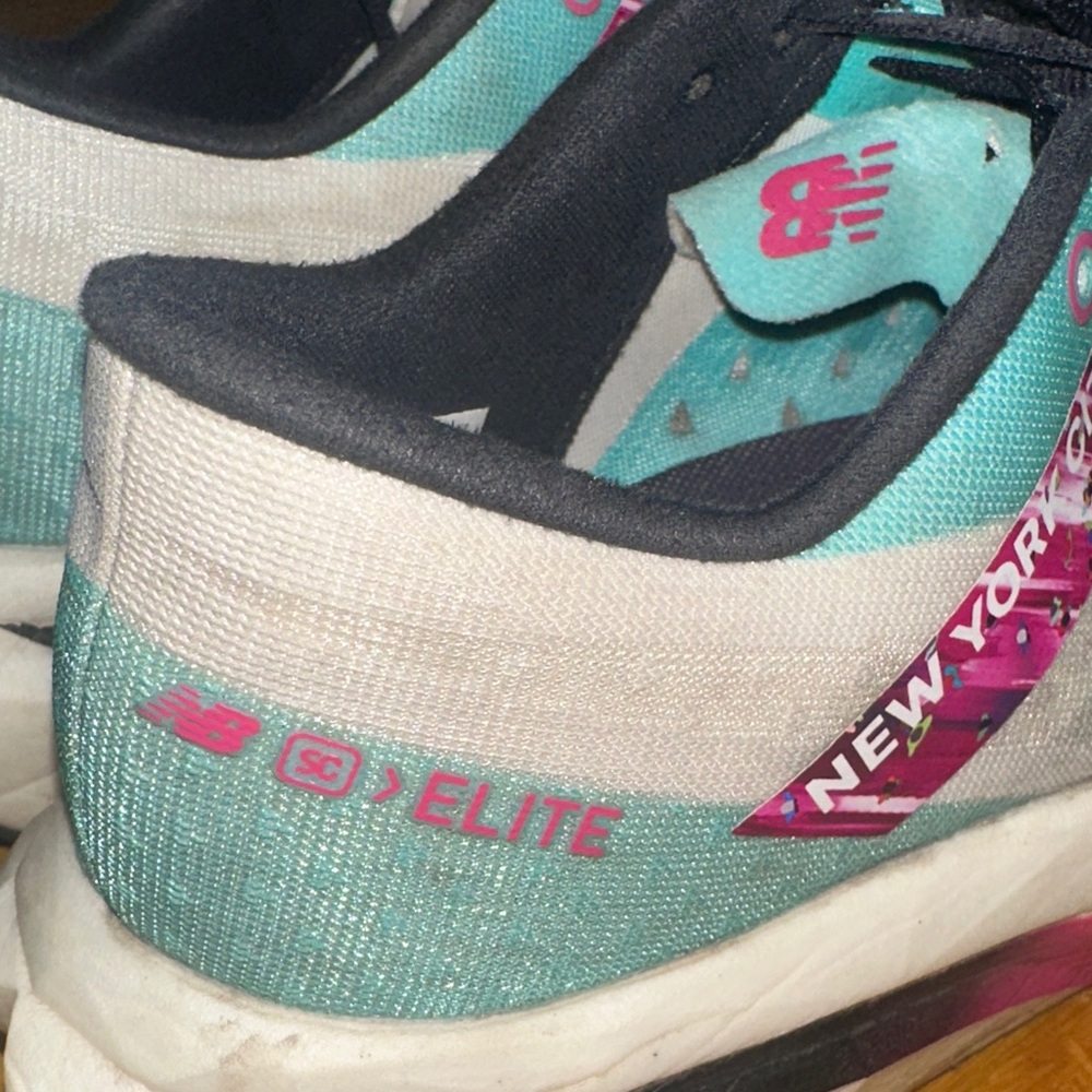 New Balance limited edition TCS NYC Marathon FuelCell SuperComp Elite v4 - Picture 7 of 10